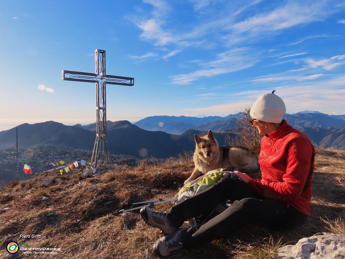 62 Alla bellissima croce di vetta Cormagera (1311 m).JPG